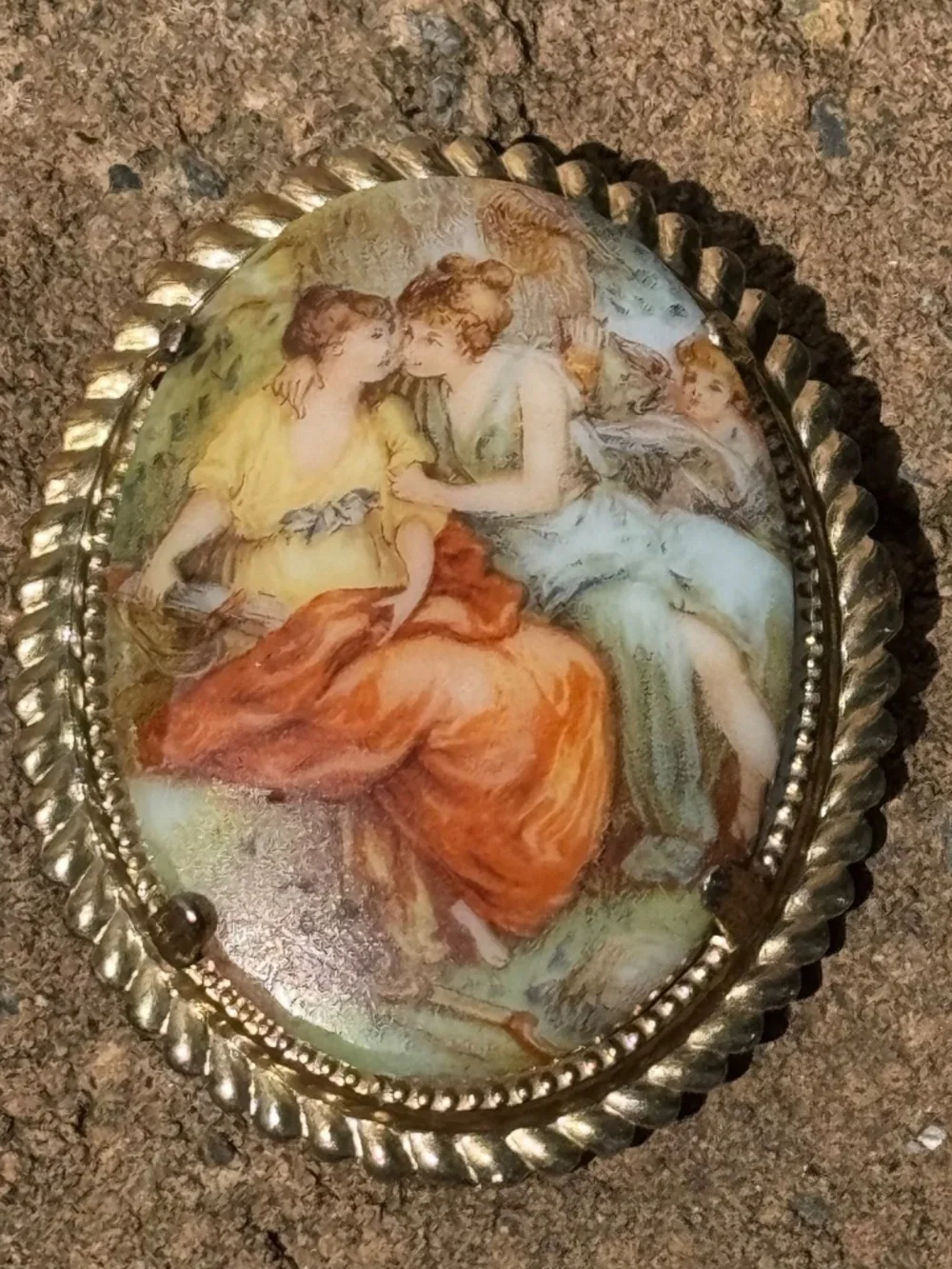 Victorian Ladies Oval Brooch - 2